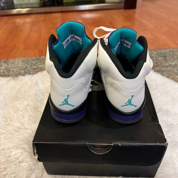 Air Jordan Kid’s Retro Grape 5’s Size 5.5 - Picture 5 of 10